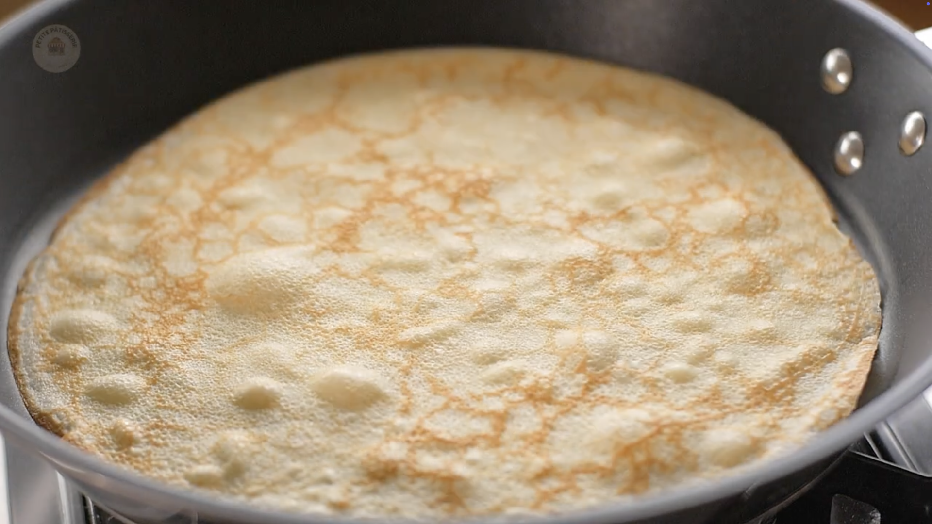 Authentic French Crêpes Recipe – Easy, Light, & Delicious